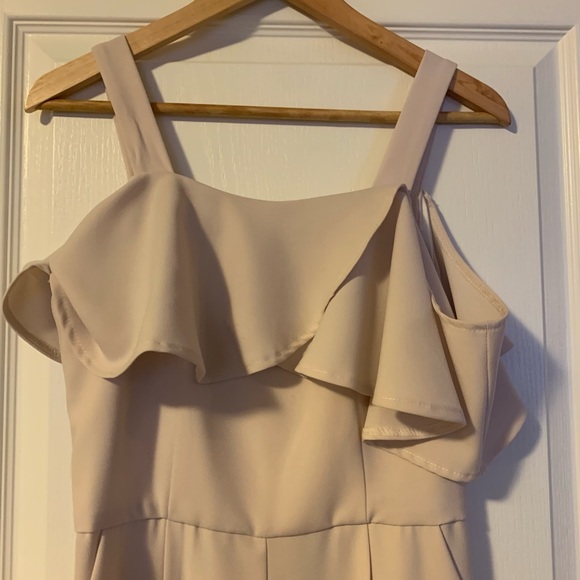 Le Chateau Jumpsuit. - Picture 4 of 8